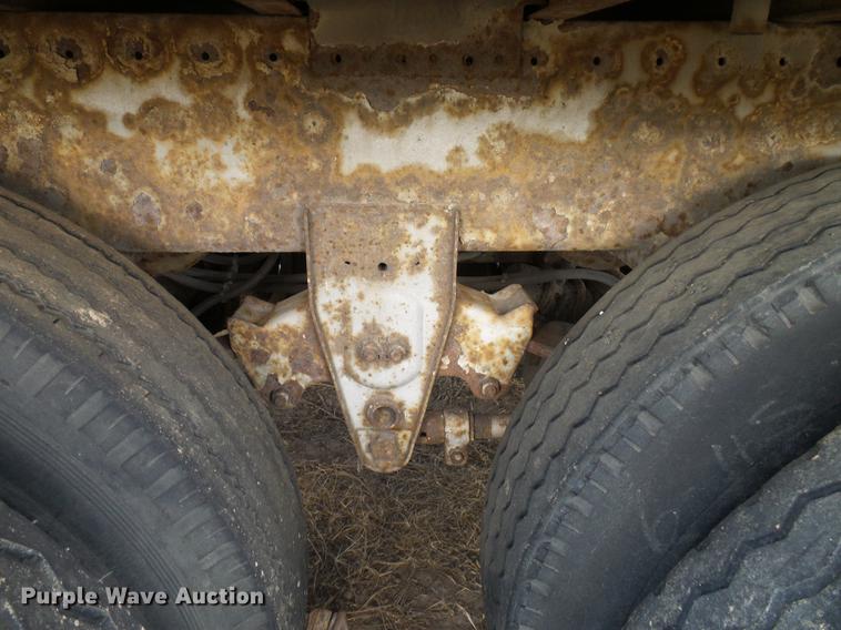 image for item DD5385 1984 Budd YF2F400A50 dry van trailer