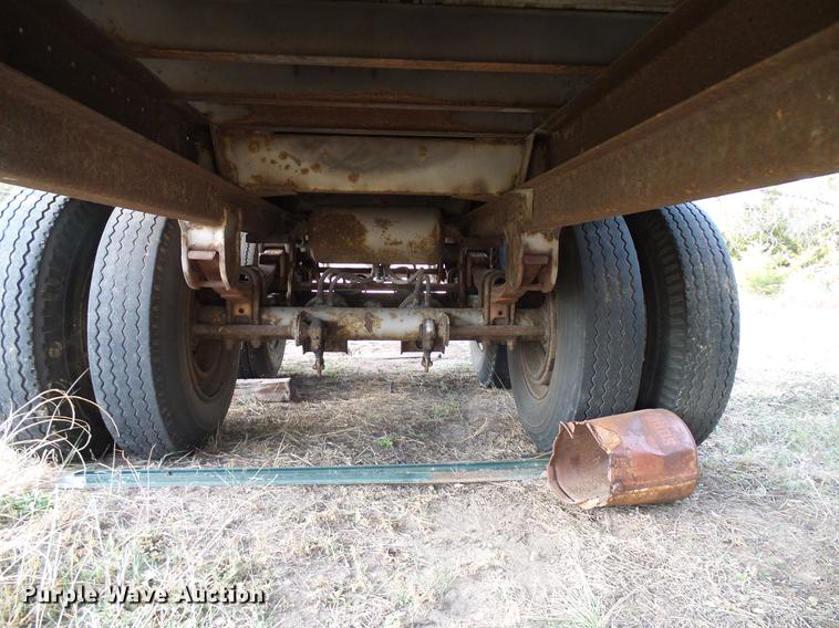 image for item DD5385 1984 Budd YF2F400A50 dry van trailer