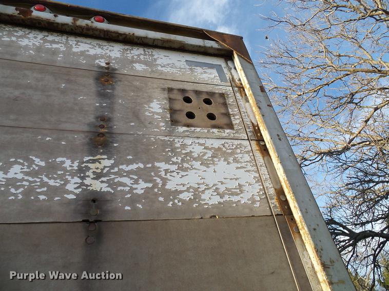 image for item DD5385 1984 Budd YF2F400A50 dry van trailer