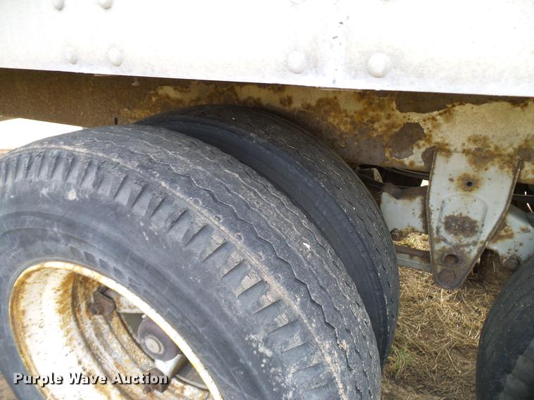 image for item DD5385 1984 Budd YF2F400A50 dry van trailer