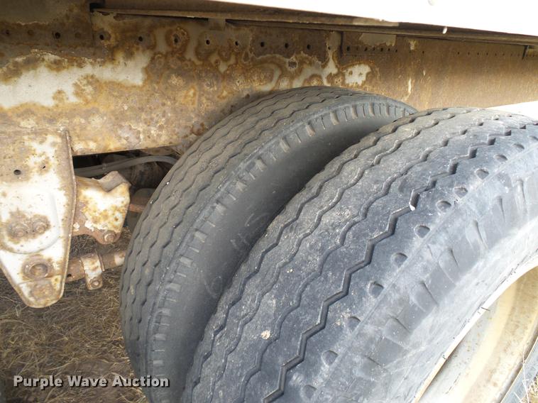 image for item DD5385 1984 Budd YF2F400A50 dry van trailer