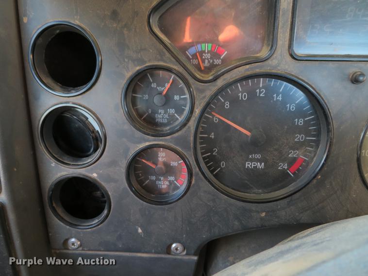 image for item DE5024 2008 Mack CXU613 semi truck