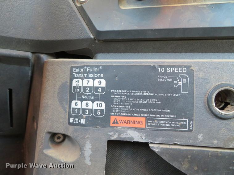 image for item DE5024 2008 Mack CXU613 semi truck