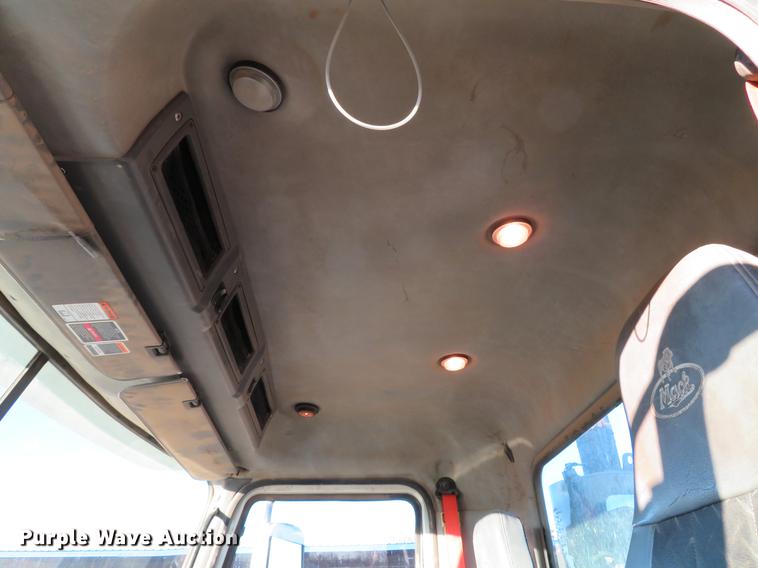 image for item DE5024 2008 Mack CXU613 semi truck