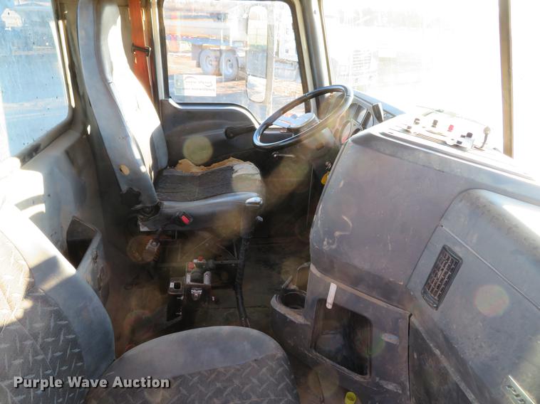 image for item DE5024 2008 Mack CXU613 semi truck