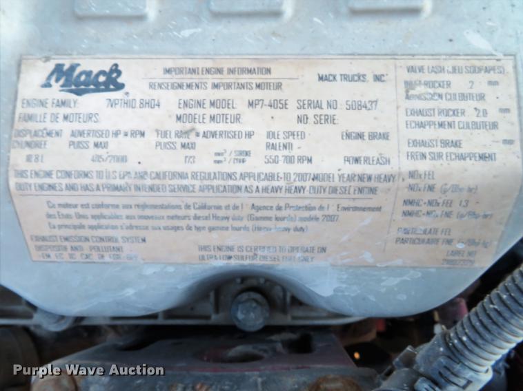 image for item DE5024 2008 Mack CXU613 semi truck