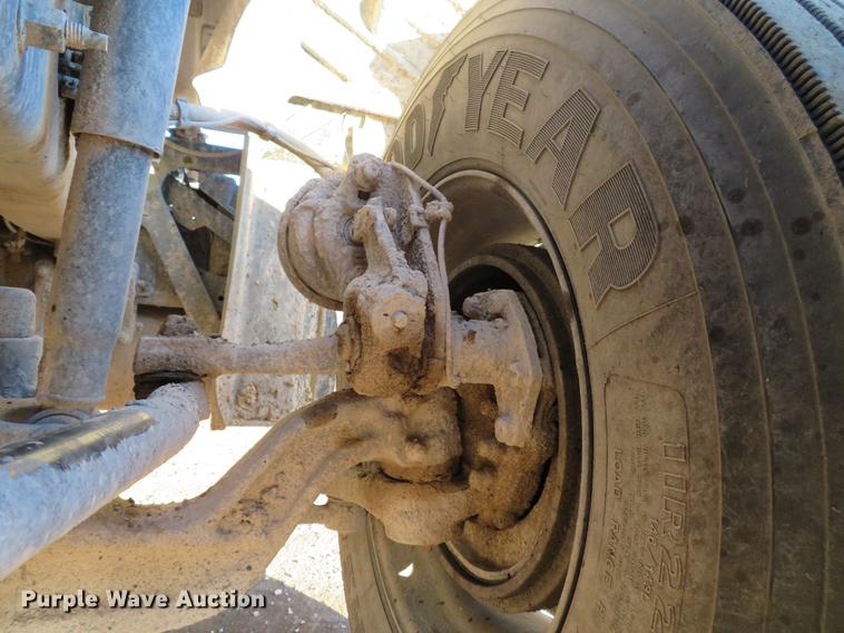 image for item DE5024 2008 Mack CXU613 semi truck