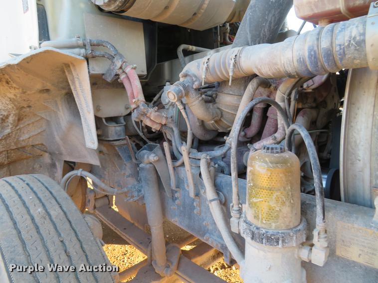 image for item DE5024 2008 Mack CXU613 semi truck