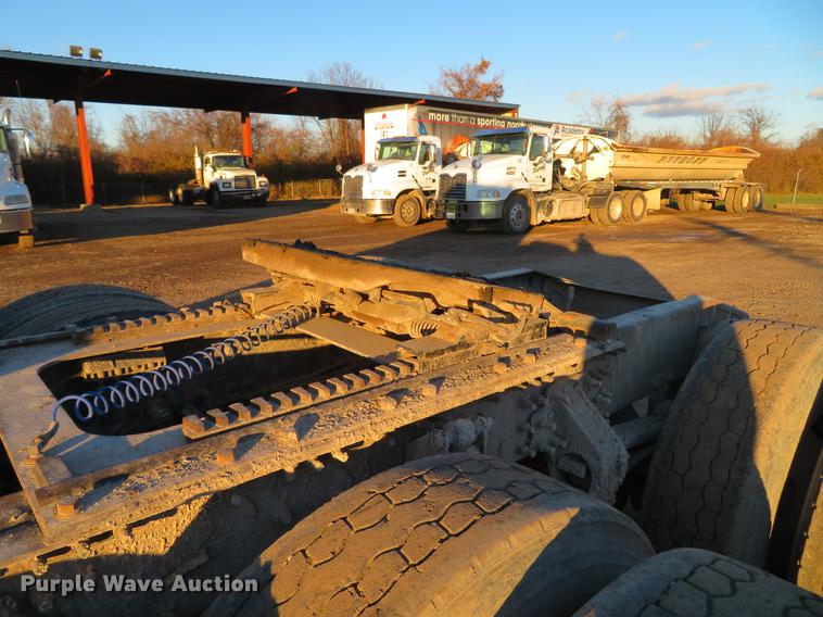 image for item DE5024 2008 Mack CXU613 semi truck