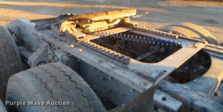 image for item DE5024 2008 Mack CXU613 semi truck