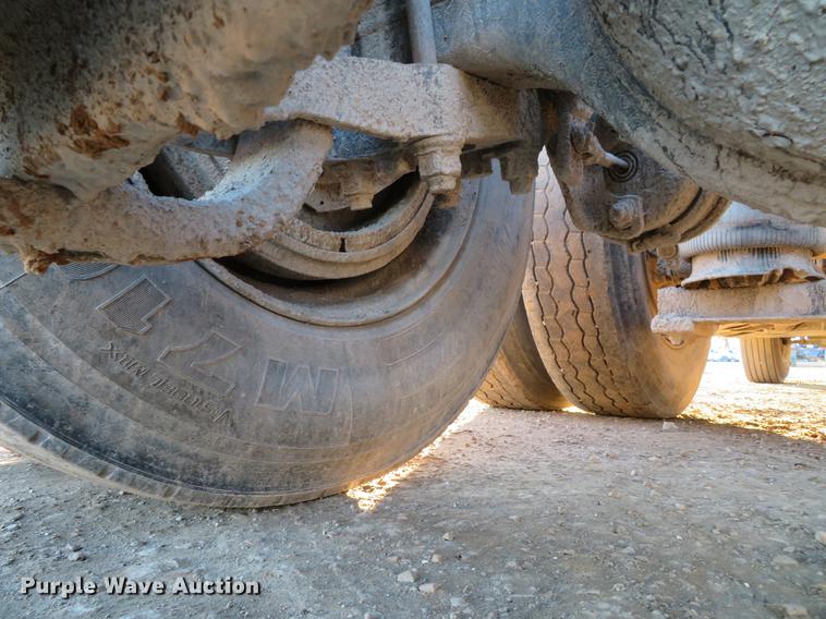 image for item DE5024 2008 Mack CXU613 semi truck