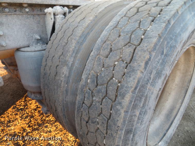 image for item DE5024 2008 Mack CXU613 semi truck