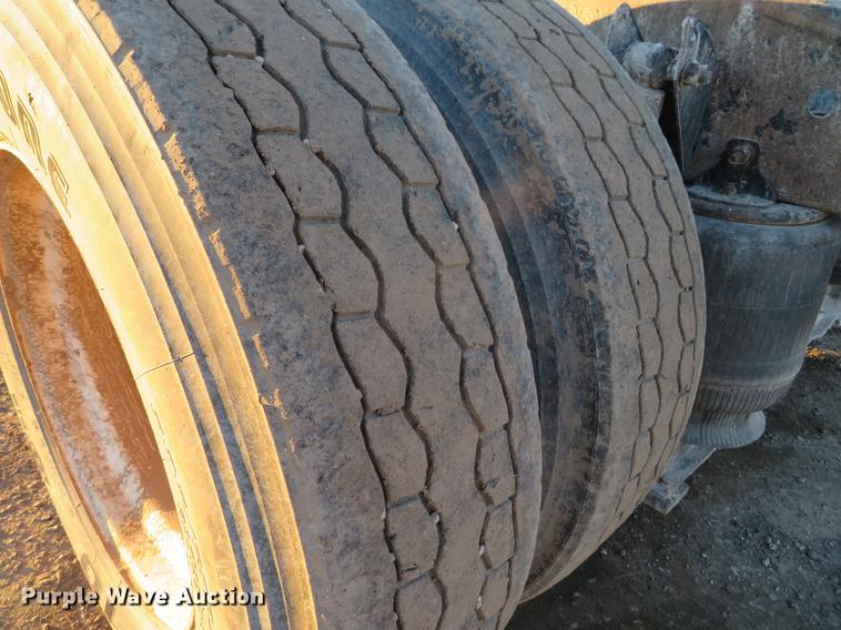 image for item DE5024 2008 Mack CXU613 semi truck