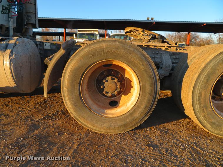 image for item DE5024 2008 Mack CXU613 semi truck