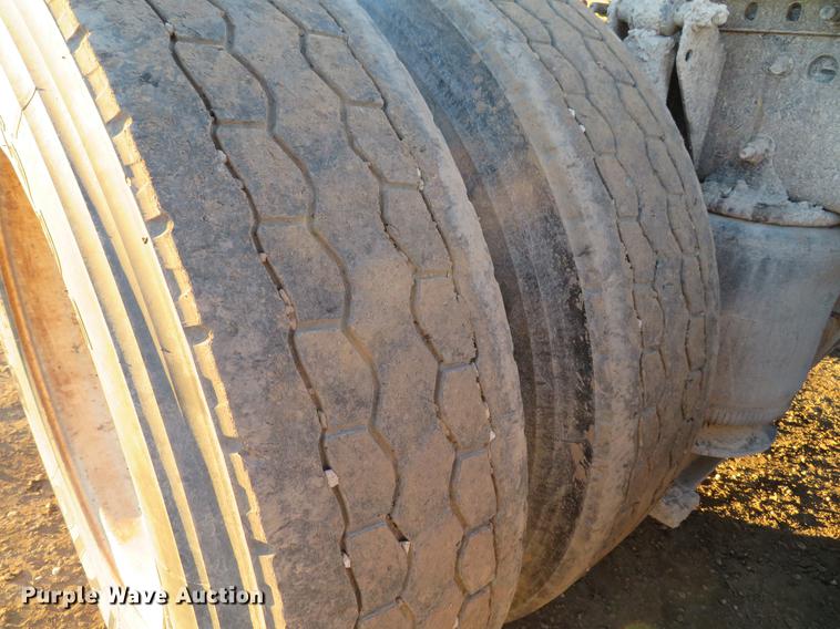 image for item DE5024 2008 Mack CXU613 semi truck