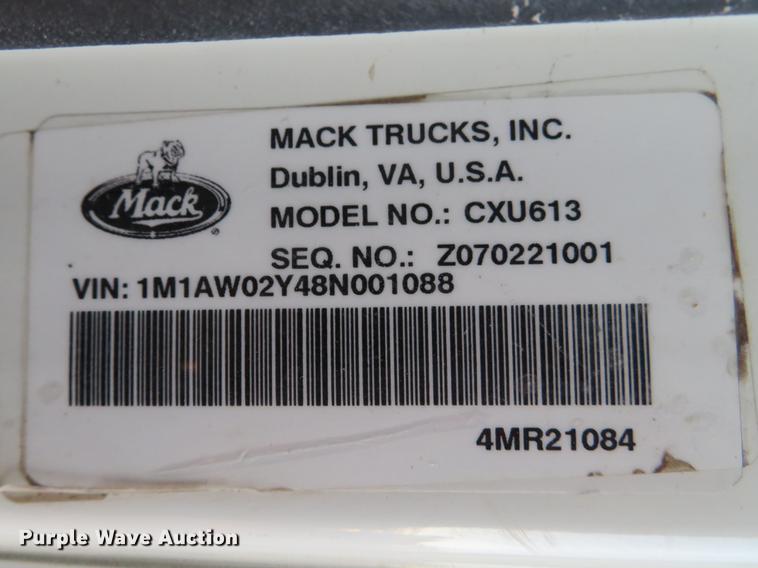 image for item DE5024 2008 Mack CXU613 semi truck