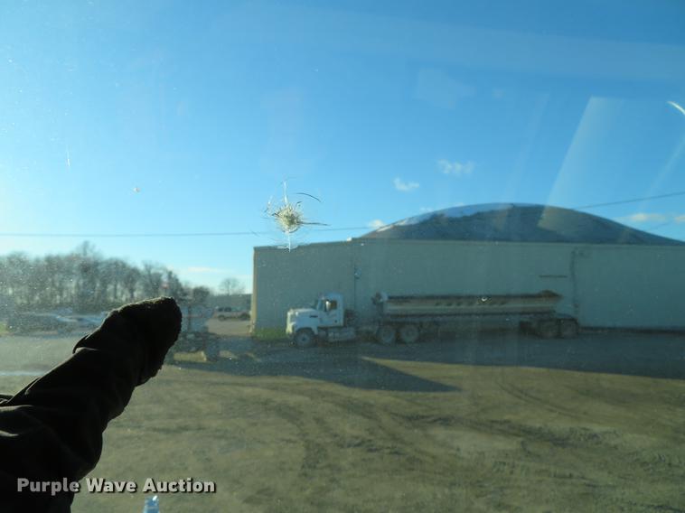 image for item DE5025 2003 Mack CV713 semi truck