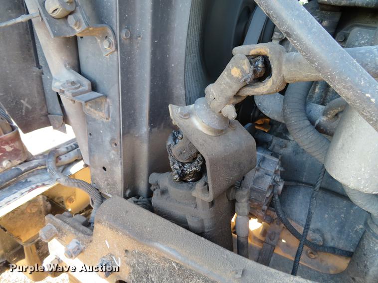 image for item DE5025 2003 Mack CV713 semi truck