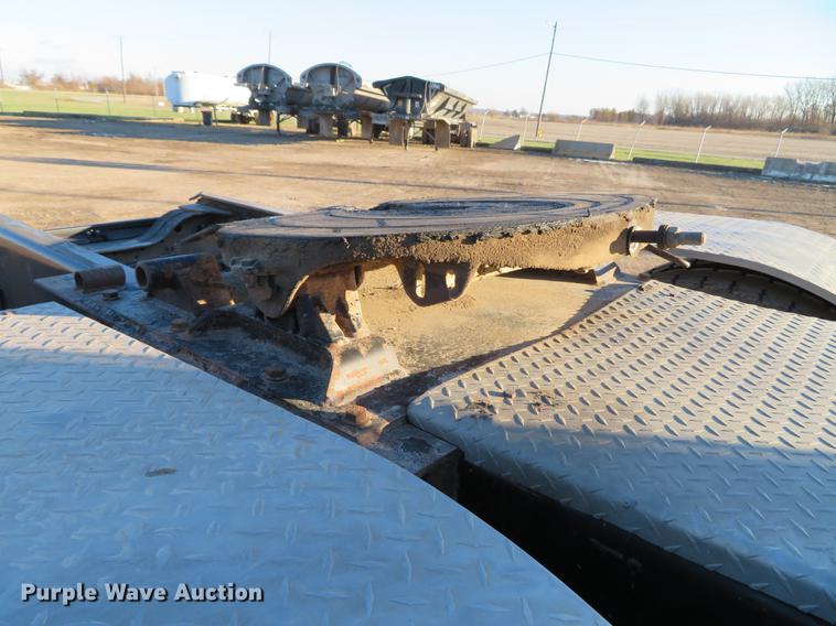 image for item DE5025 2003 Mack CV713 semi truck