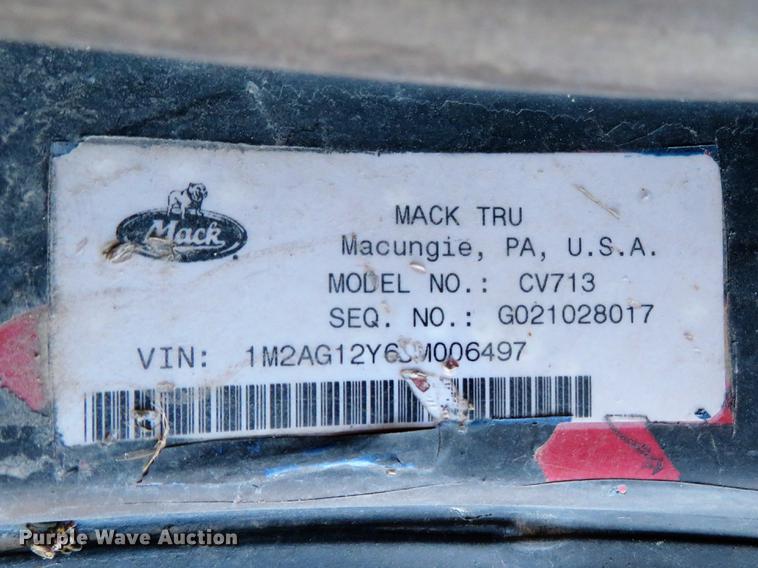 image for item DE5025 2003 Mack CV713 semi truck