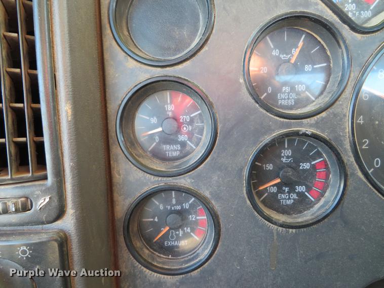 image for item DE5026 2008 Mack CXU613 semi truck