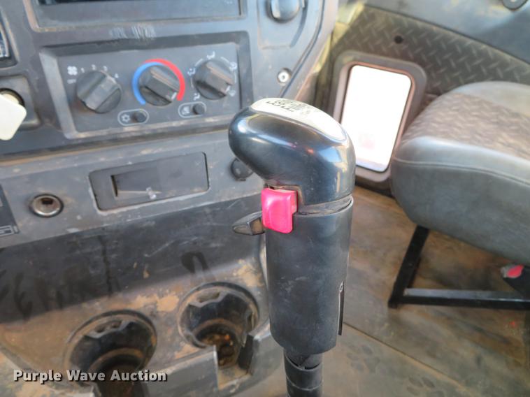 image for item DE5026 2008 Mack CXU613 semi truck