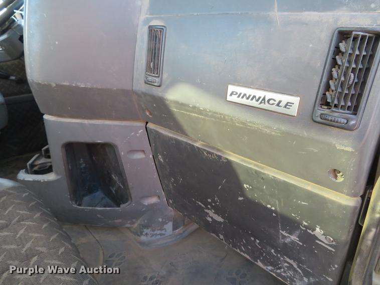 image for item DE5026 2008 Mack CXU613 semi truck