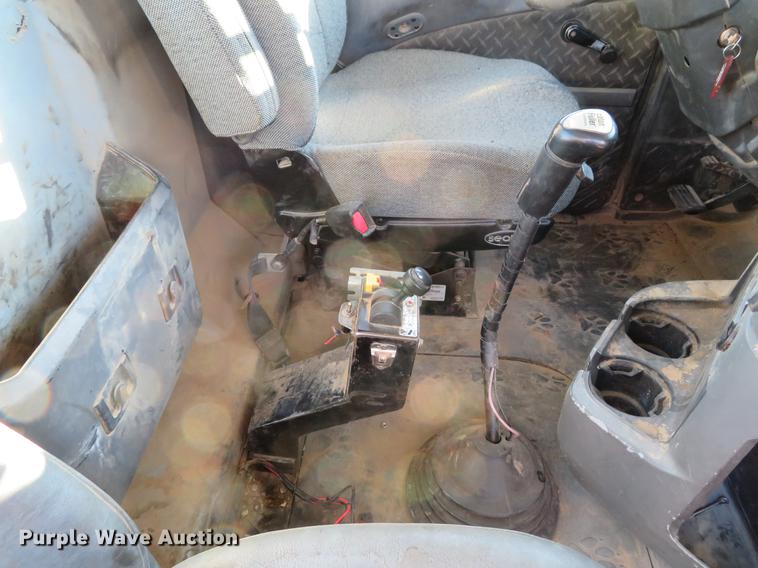 image for item DE5026 2008 Mack CXU613 semi truck