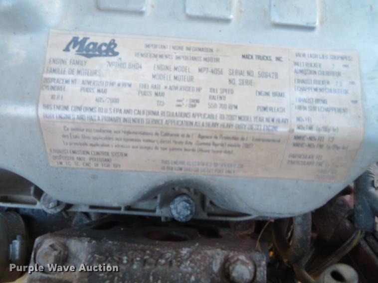 image for item DE5026 2008 Mack CXU613 semi truck