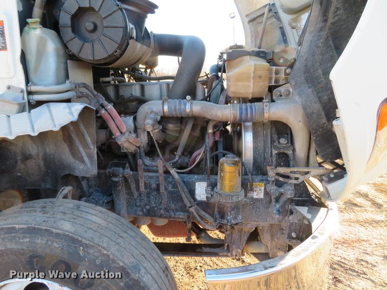 image for item DE5026 2008 Mack CXU613 semi truck