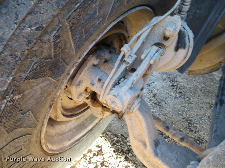 image for item DE5026 2008 Mack CXU613 semi truck