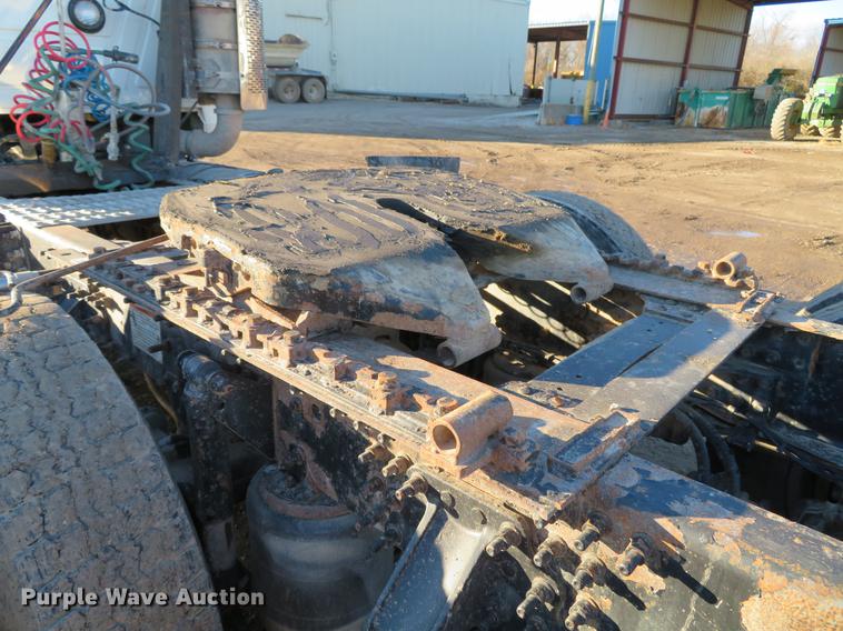 image for item DE5026 2008 Mack CXU613 semi truck