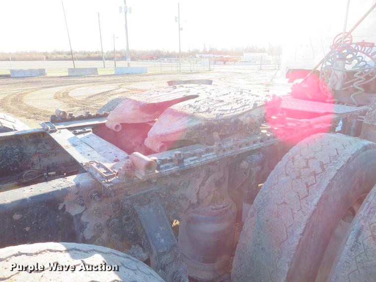 image for item DE5026 2008 Mack CXU613 semi truck