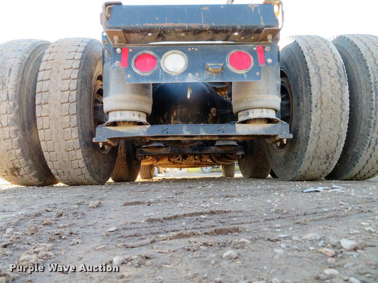 image for item DE5026 2008 Mack CXU613 semi truck