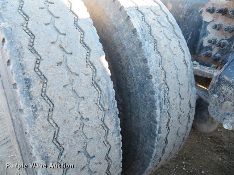 image for item DE5026 2008 Mack CXU613 semi truck