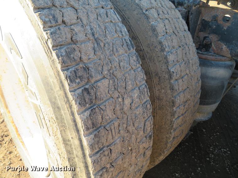 image for item DE5026 2008 Mack CXU613 semi truck