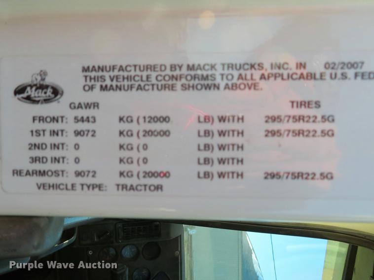 image for item DE5026 2008 Mack CXU613 semi truck