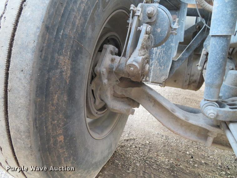 image for item DE5030 2005 Mack CXN613 semi truck