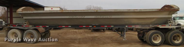image for item DE5031 1999 Smithco side dump trailer