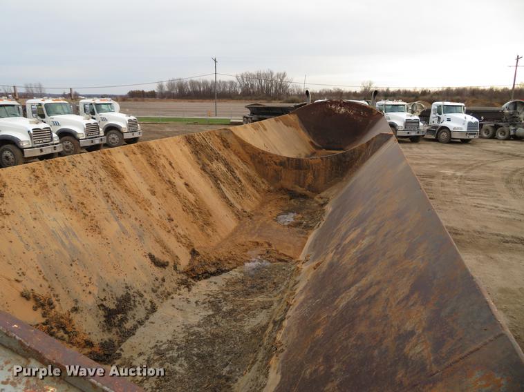 image for item DE5031 1999 Smithco side dump trailer