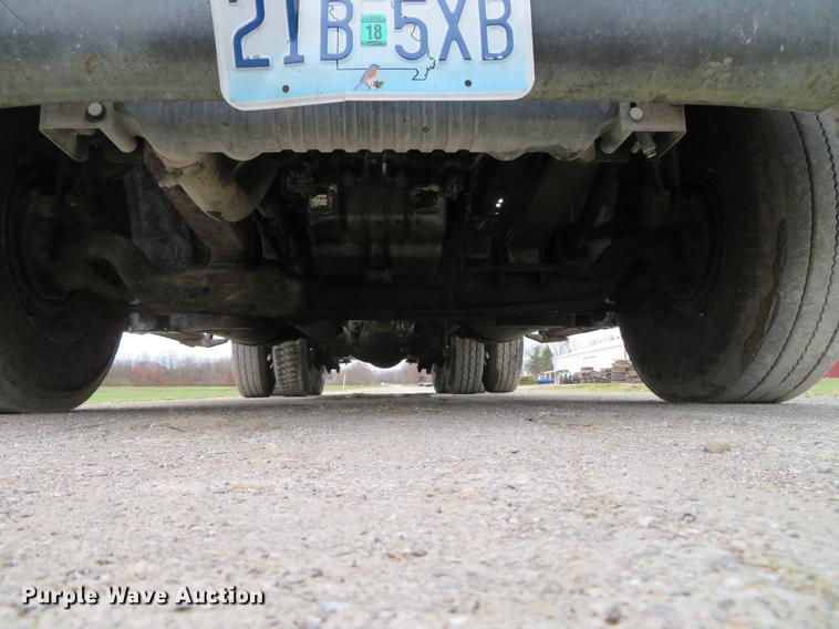 image for item DE5051 2005 Freightliner Columbia semi truck