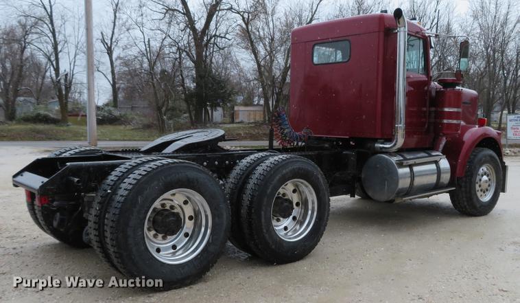 image for item DE5054 1982 Kenworth semi truck