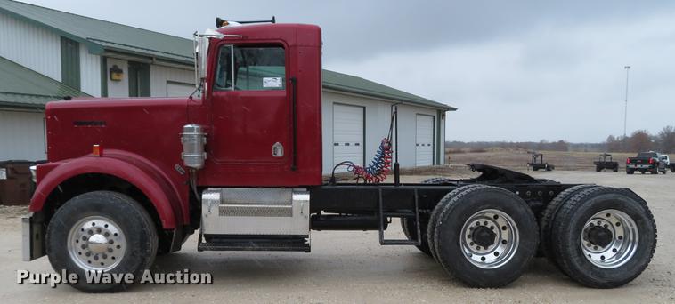 image for item DE5054 1982 Kenworth semi truck