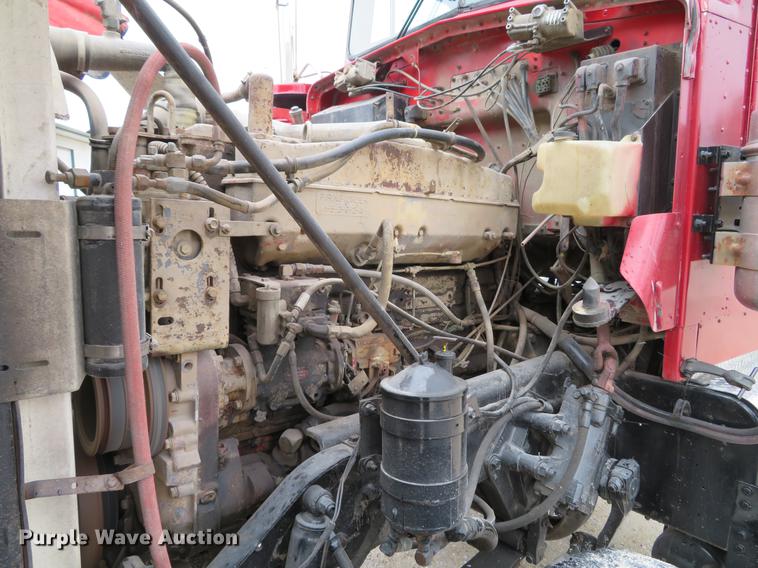 image for item DE5054 1982 Kenworth semi truck