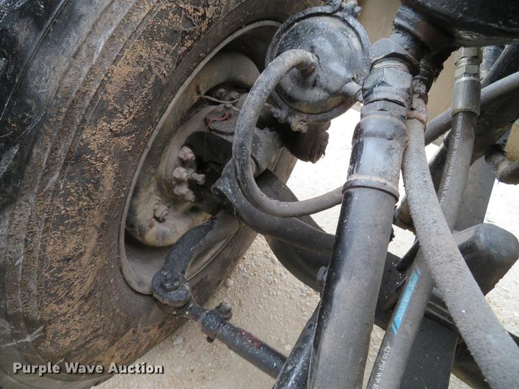 image for item DE5054 1982 Kenworth semi truck