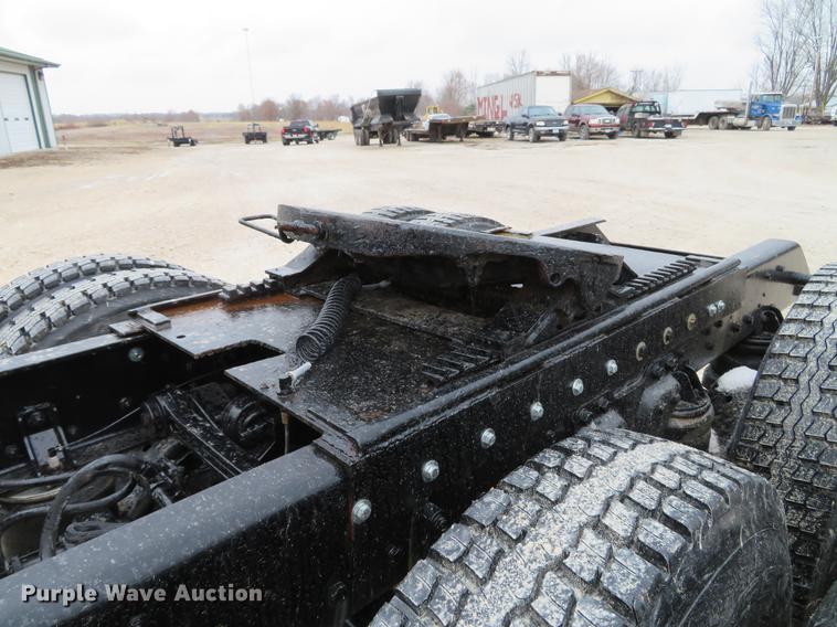 image for item DE5054 1982 Kenworth semi truck