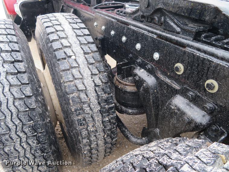 image for item DE5054 1982 Kenworth semi truck