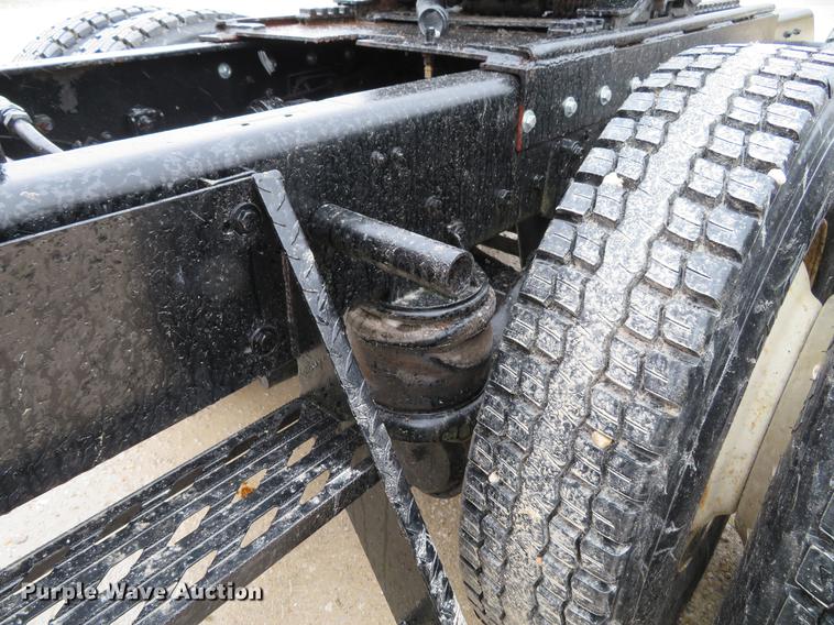 image for item DE5054 1982 Kenworth semi truck