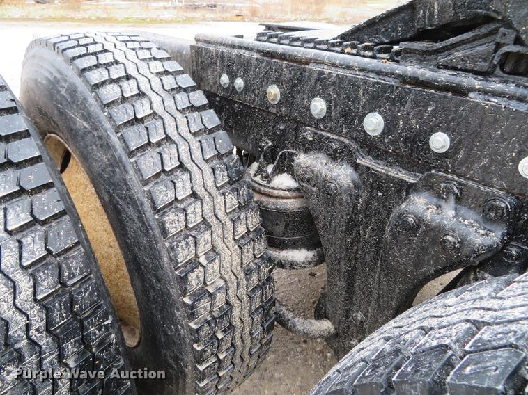 image for item DE5054 1982 Kenworth semi truck