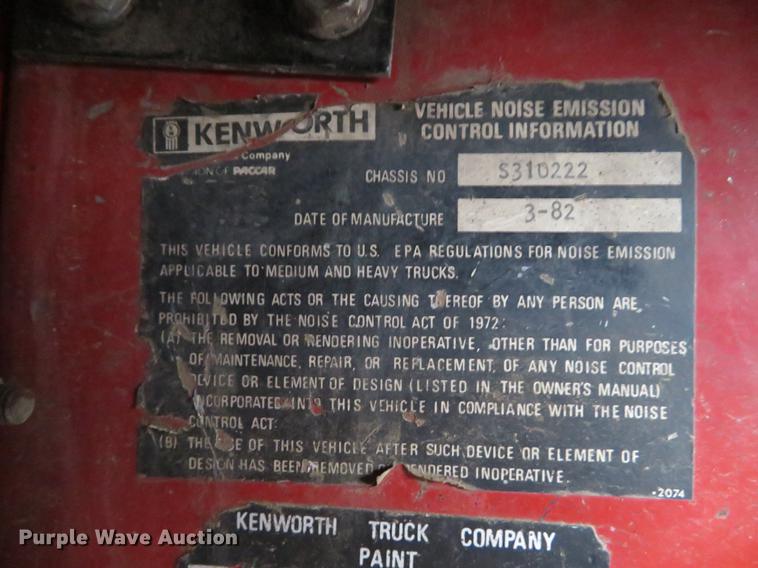 image for item DE5054 1982 Kenworth semi truck
